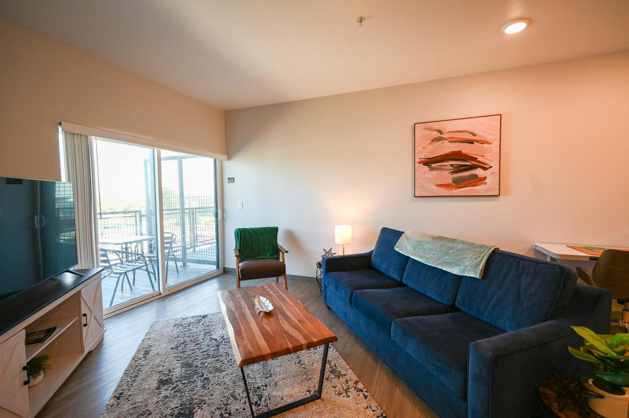 2 Bedroom Brand New Apartment Near Mayo, Park Free Rochester Eksteriør billede